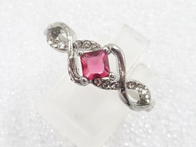 JAPANESE KIMONO / ANTIQUE COLORED STONE RING (SIZE 22)